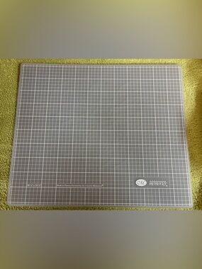Creative Memories Gray and White Grid Craft Mat